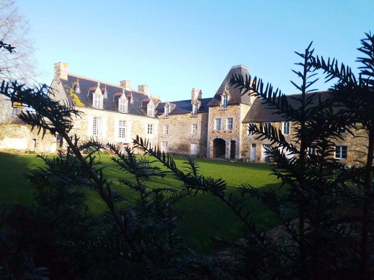Hotel Domaine Du Manoir De Vains Zewnętrze zdjęcie