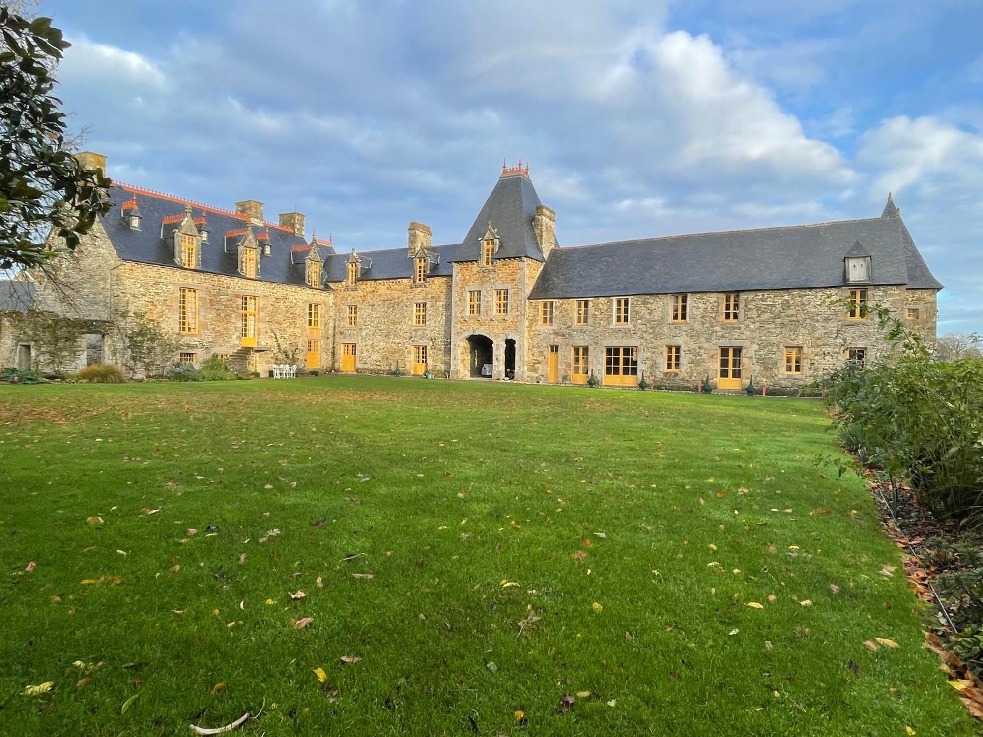 Hotel Domaine Du Manoir De Vains Zewnętrze zdjęcie
