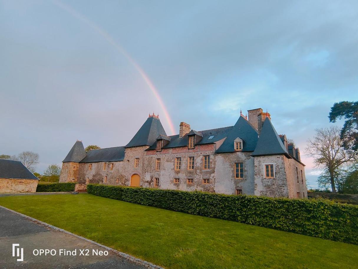 Hotel Domaine Du Manoir De Vains Zewnętrze zdjęcie